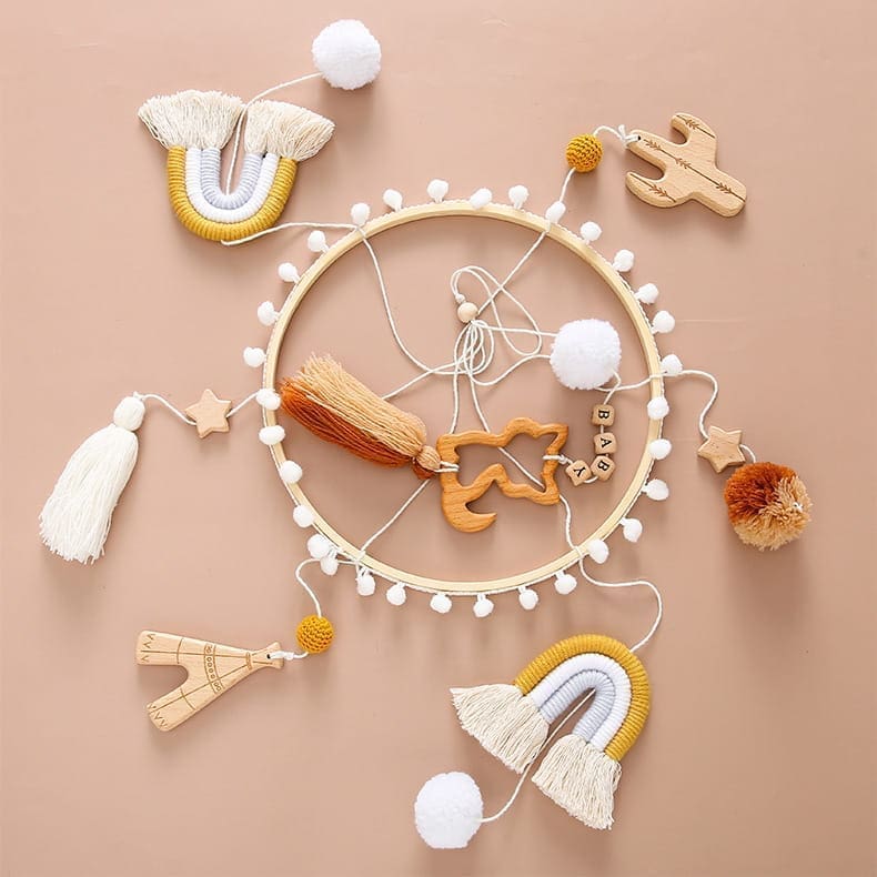 Drewniana karuzelka z zawieszkami Boho do łóżeczka 4