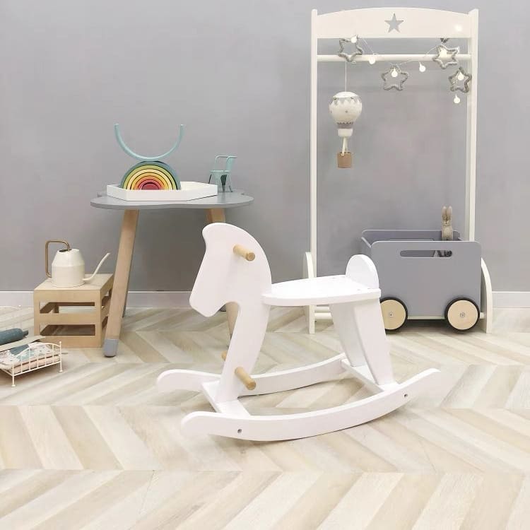 Drewniany Konik na biegunach biały, bujak 2