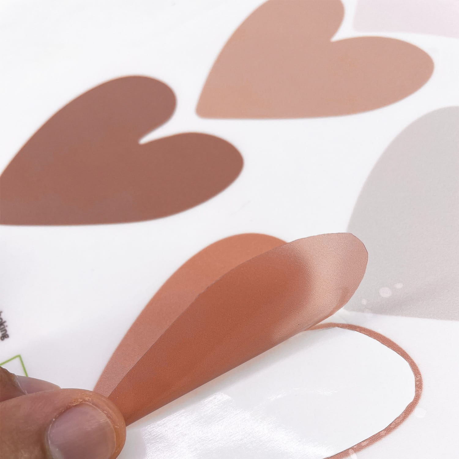 Naklejka na ścianę w serduszka dla dziewczynki 36 sztuk 6