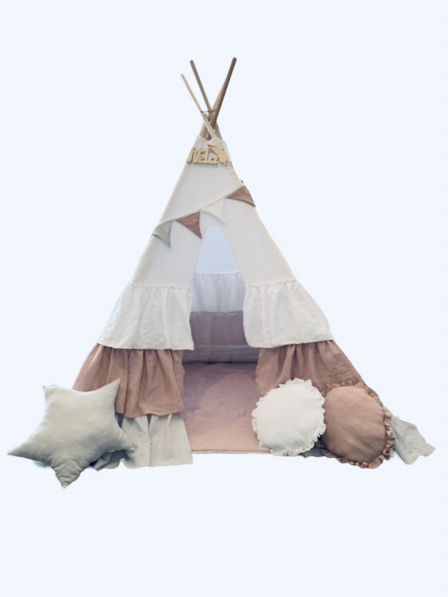 Namiot Tipi z Pudrowymi Falbanami z muślinu do zabawy dla dziecka 4